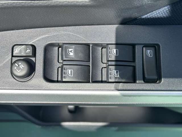 トヨタ ルーミー １．０ カスタム Ｇ－Ｔ R3年 (東海) 99