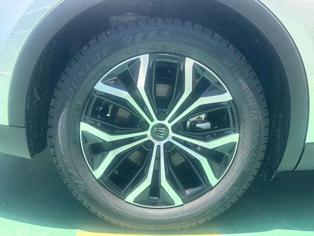 トヨタ クラウン　クロスオーバー　ハイブリッド ２．５ Ｘ Ｅ－ＦＯＵＲ ４ＷＤ R7年 (東海) 99