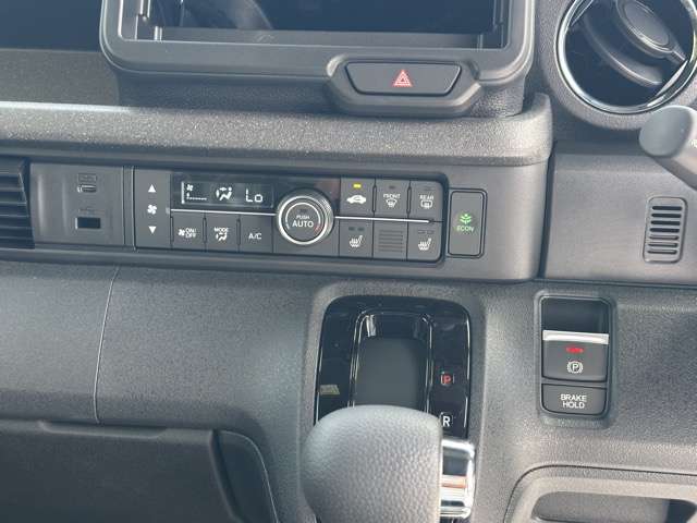 ホンダ Ｎ　ＢＯＸ カスタム ６６０ R8年 (東海) 99