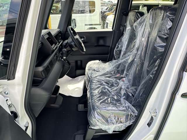 ホンダ Ｎ　ＢＯＸ カスタム ６６０ ターボ ブラック スタイル R8年 (東海) 99