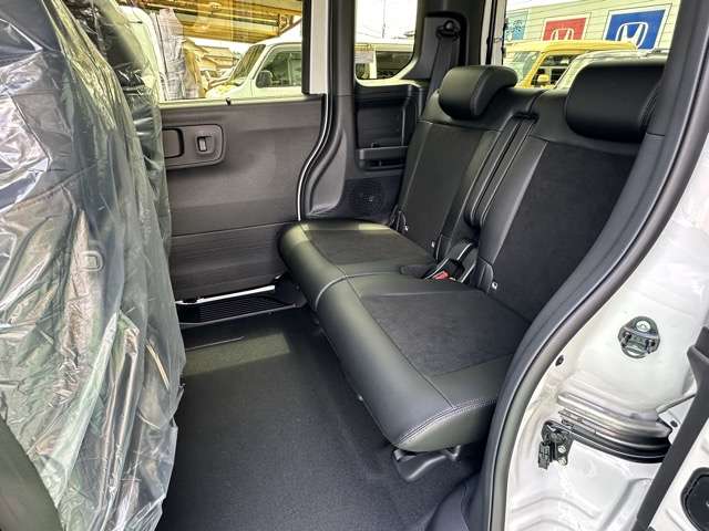 ホンダ Ｎ　ＢＯＸ カスタム ６６０ ターボ ブラック スタイル R8年 (東海) 99
