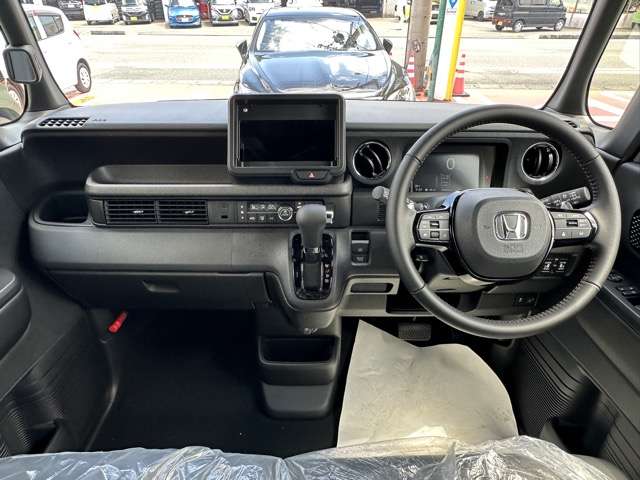 ホンダ Ｎ　ＢＯＸ カスタム ６６０ ターボ ブラック スタイル R8年 (東海) 99