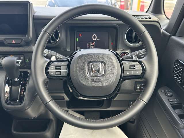 ホンダ Ｎ　ＢＯＸ カスタム ６６０ ターボ ブラック スタイル R8年 (東海) 99
