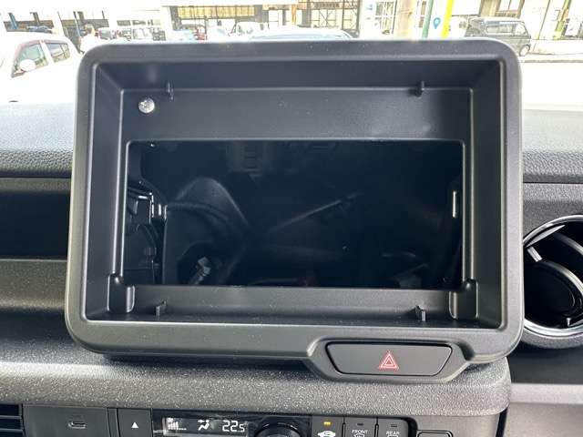 ホンダ Ｎ　ＢＯＸ カスタム ６６０ ターボ ブラック スタイル R8年 (東海) 99