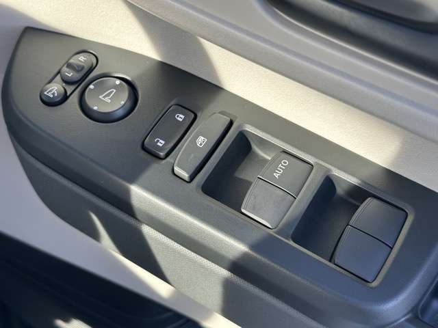 ホンダ Ｎ　ＢＯＸ ６６０ ファッションスタイル モノトーン R8年 (東海) 99