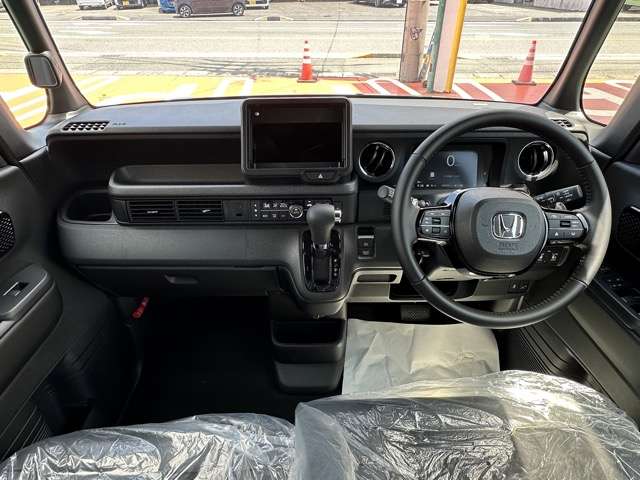 ホンダ Ｎ　ＢＯＸ カスタム ６６０ ターボ ブラック スタイル R8年 (東海) 99