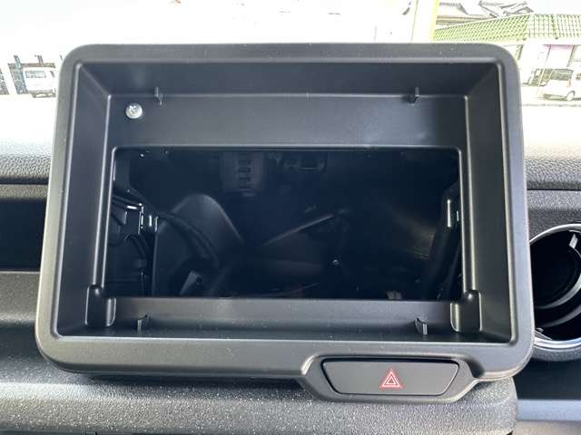 ホンダ Ｎ　ＢＯＸ カスタム ６６０ ターボ ブラック スタイル R8年 (東海) 99