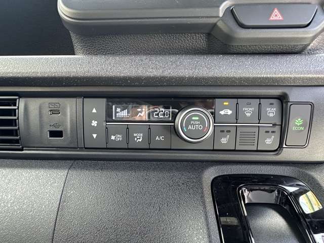 ホンダ Ｎ　ＢＯＸ カスタム ６６０ ターボ ブラック スタイル R8年 (東海) 99
