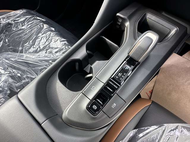 トヨタ クラウン　クロスオーバー　ハイブリッド ２．４ ＲＳ アドバンスト Ｅ－ＦＯＵＲ ＡＤＶＡＮＣＥＤ ４ＷＤ R4年 (東海) 99