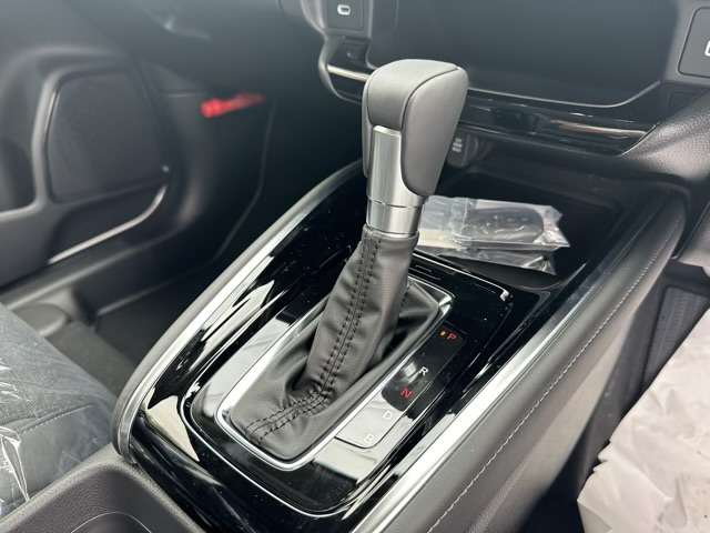 ホンダ ヴェゼル １．５ Ｅ：ＨＥＶ Ｚ R8年 (東海) 99