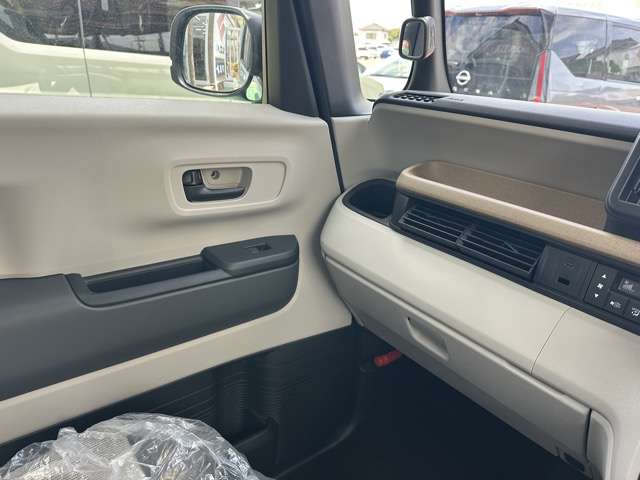 ホンダ Ｎ　ＢＯＸ ６６０ ファッションスタイル ２トーン R8年 (東海) 99