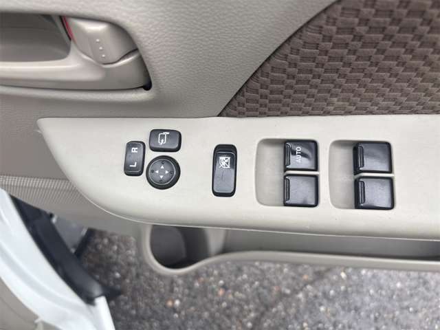 三菱 ミニキャブバン ６６０ ブラボー ターボ ハイルーフ H29年 () 99