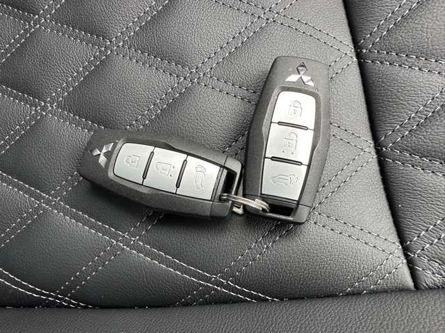 三菱 アウトランダーＰＨＥＶ ＰＨＥＶ ２．４ Ｇ ４ＷＤ R6年 (東海) 99