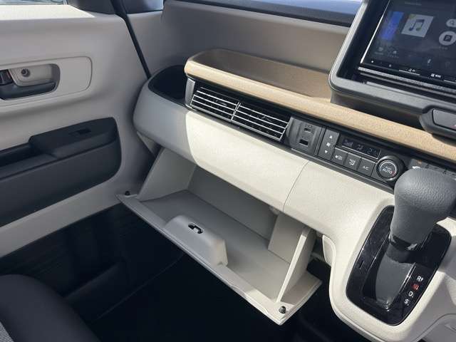 ホンダ Ｎ　ＢＯＸ ６６０ ファッションスタイル ２トーン R8年 (東海) 99