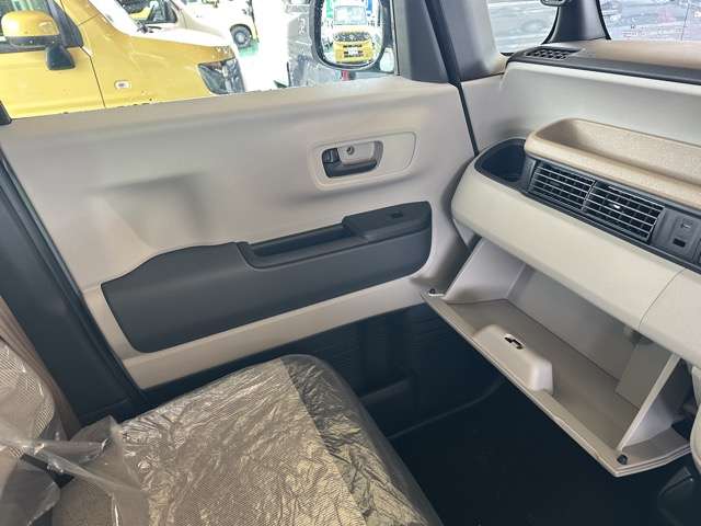 ホンダ Ｎ　ＢＯＸ ６６０ ファッションスタイル ２トーン R8年 (東海) 99