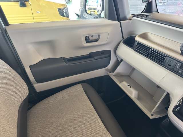 ホンダ Ｎ　ＢＯＸ ６６０ ファッションスタイル ２トーン R8年 (東海) 99