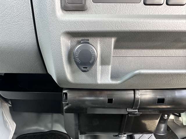 三菱 ミニキャブＥＶ ＣＤ ２０ＫＷＨ ２シーター R7年 (東海) 99