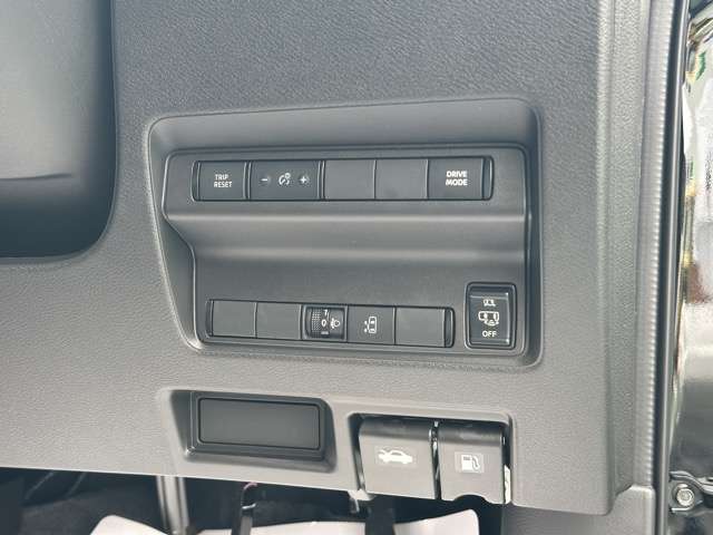 日産 セレナ １．４ Ｅ－ＰＯＷＥＲ Ｘ R8年 (東海) 99