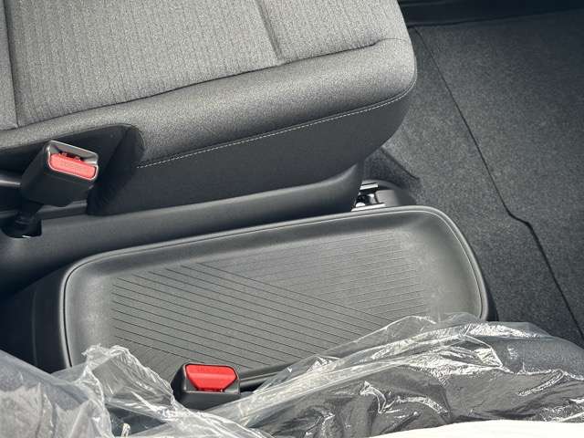 日産 セレナ １．４ Ｅ－ＰＯＷＥＲ ハイウェイスターＶ ＮＩＳＳＡＮＣＯＮＮＥＣＴインフォテインメントシステム装着車 R8年 (東海) 99