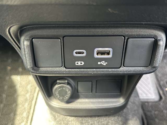 トヨタ シエンタ　ハイブリッド ハイブリッド １．５ Ｇ R7年 (東海) 99