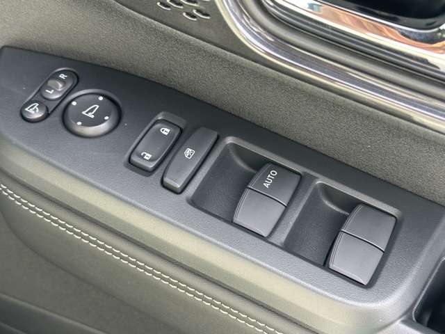 ホンダ Ｎ　ＢＯＸ カスタム ６６０ ターボ コーディネートスタイル モノトーン R8年 (東海) 99