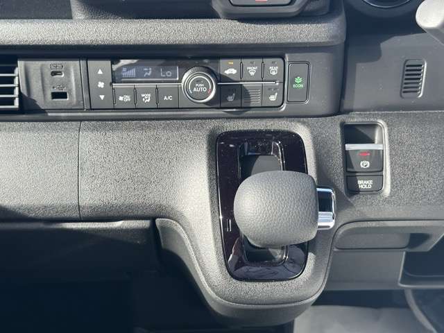 ホンダ Ｎ　ＢＯＸ カスタム ６６０ ターボ コーディネートスタイル モノトーン R8年 (東海) 99