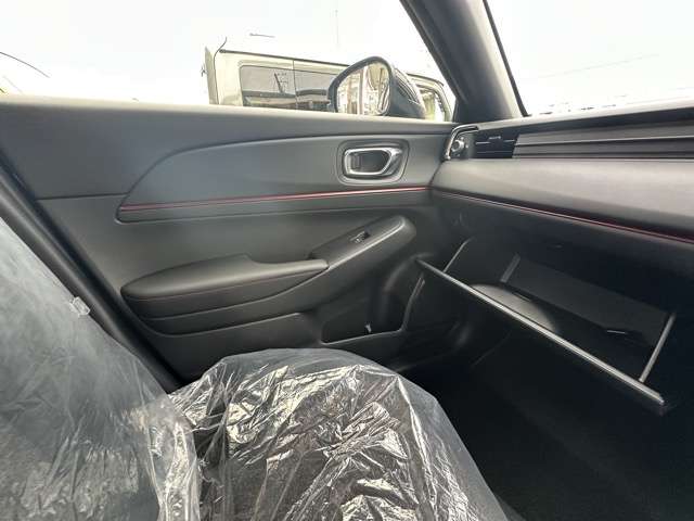 ホンダ ヴェゼル １．５ Ｅ：ＨＥＶ ＲＳ R8年 (東海) 99