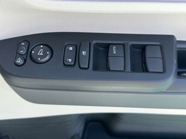 ホンダ Ｎ　ＢＯＸ ６６０ ファッションスタイル モノトーン R7年 (東海) 99