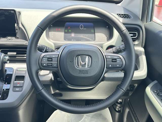 ホンダ フリード　ハイブリッド １．５ Ｅ：ＨＥＶ クロスター R8年 (東海) 99