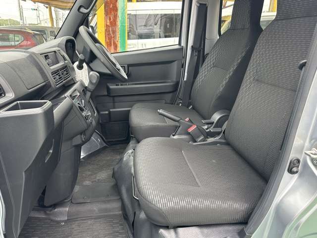 ダイハツ ハイゼットカーゴ ６６０ デラックス R4年 (東海) 99