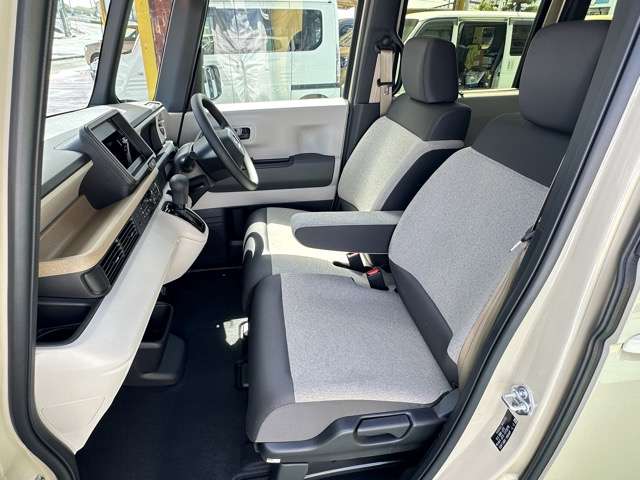 ホンダ Ｎ　ＢＯＸ ６６０ ファッションスタイル モノトーン R8年 (東海) 99