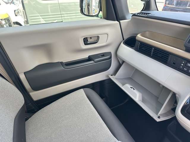 ホンダ Ｎ　ＢＯＸ ６６０ ファッションスタイル モノトーン R8年 (東海) 99