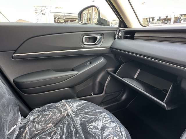 ホンダ ヴェゼル １．５ Ｅ：ＨＥＶ Ｚ R8年 (東海) 99