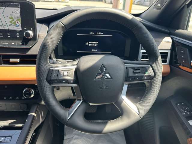 三菱 アウトランダーＰＨＥＶ ＰＨＥＶ ２．４ Ｐ ４ＷＤ R5年 (東海) 99