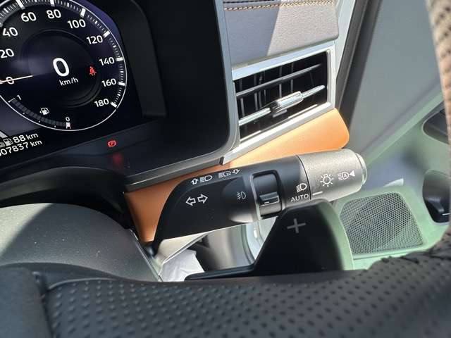 三菱 アウトランダーＰＨＥＶ ＰＨＥＶ ２．４ Ｐ ４ＷＤ R5年 (東海) 99