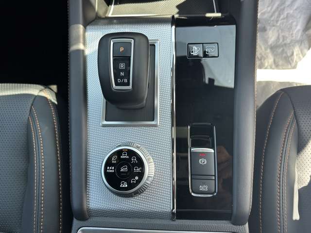 三菱 アウトランダーＰＨＥＶ ＰＨＥＶ ２．４ Ｐ ４ＷＤ R5年 (東海) 99