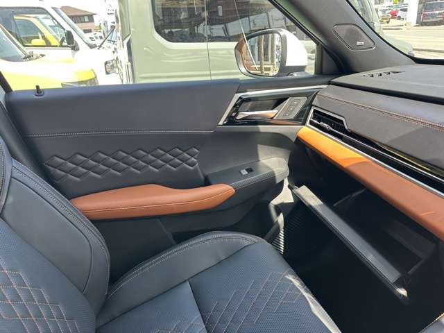 三菱 アウトランダーＰＨＥＶ ＰＨＥＶ ２．４ Ｐ ４ＷＤ R5年 (東海) 99