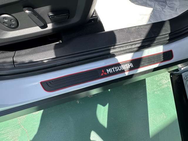 三菱 アウトランダーＰＨＥＶ ＰＨＥＶ ２．４ Ｐ ４ＷＤ R5年 (東海) 99