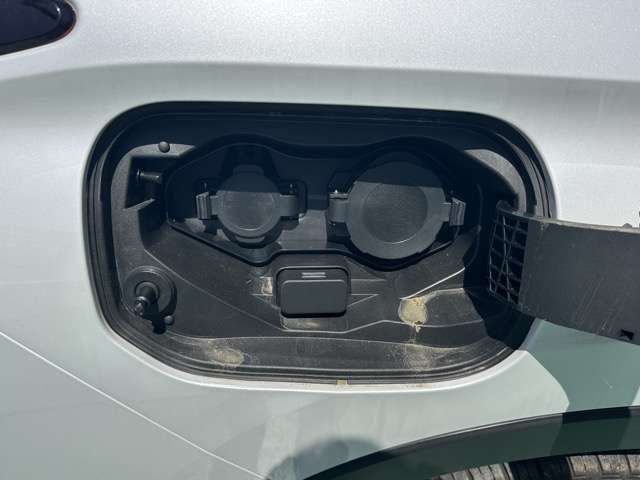 三菱 アウトランダーＰＨＥＶ ＰＨＥＶ ２．４ Ｐ ４ＷＤ R5年 (東海) 99
