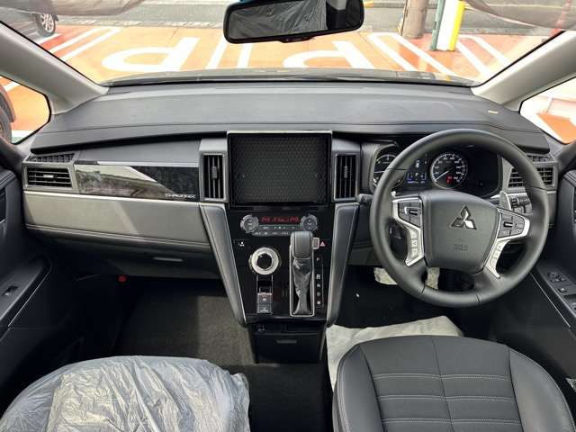 三菱 デリカ　Ｄ：５ ２．２ シャモニー 電動サイドステップ非装着車 ディーゼルターボ ４ＷＤ R7年 (東海) 99