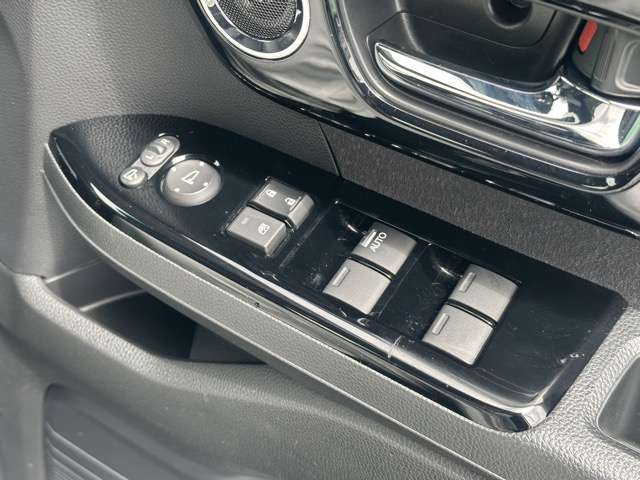 ホンダ Ｎ　ＢＯＸ カスタム ６６０ Ｌ R5年 (東海) 99