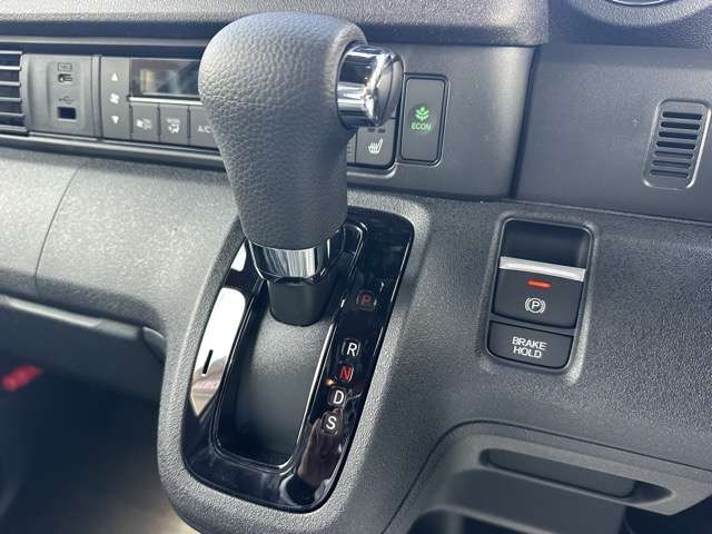 ホンダ Ｎ　ＢＯＸ カスタム ６６０ ターボ R8年 (東海) 99