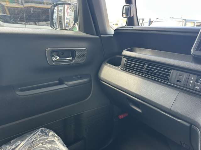 ホンダ Ｎ　ＢＯＸ カスタム ６６０ ターボ R8年 (東海) 99