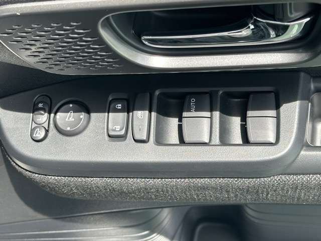 ホンダ Ｎ　ＢＯＸ カスタム ６６０ R8年 (東海) 99