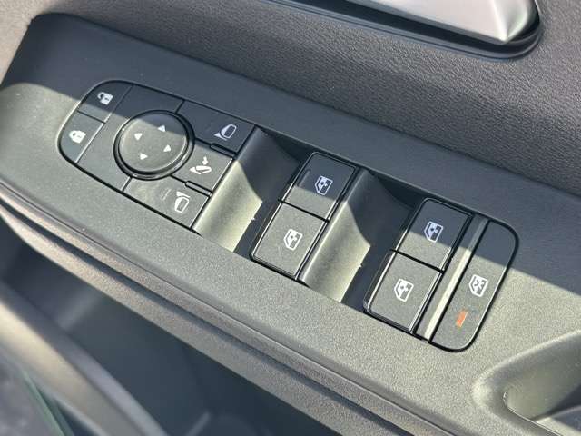 日産 セレナ １．４ Ｅ－ＰＯＷＥＲ ＡＵＴＥＣＨ ＮＩＳＳＡＮＣＯＮＮＥＣＴインフォテインメントシステム装着車 R8年 (東海) 99