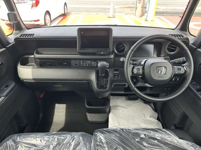 ホンダ Ｎ　ＢＯＸ カスタム ６６０ ブラック スタイル R8年 (東海) 99