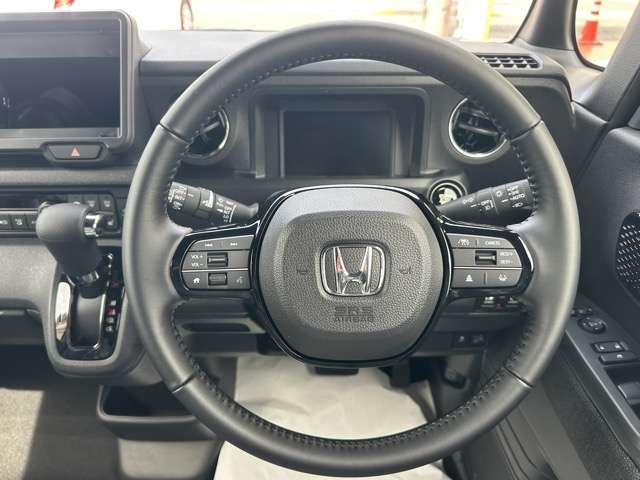 ホンダ Ｎ　ＢＯＸ カスタム ６６０ ブラック スタイル R8年 (東海) 99