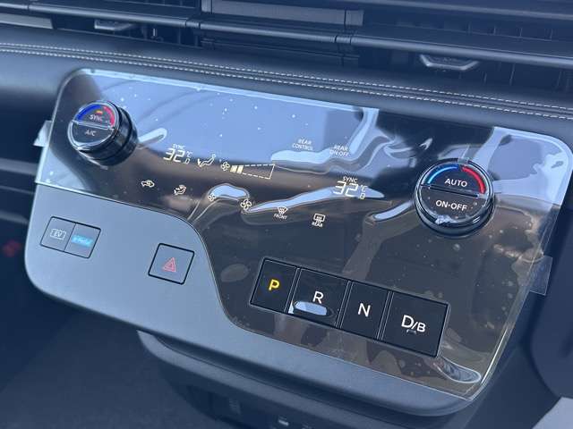 日産 セレナ １．４ Ｅ－ＰＯＷＥＲ ハイウェイスターＶ 日産オリジナルナビ取付パッケージ装着車 R8年 (東海) 99
