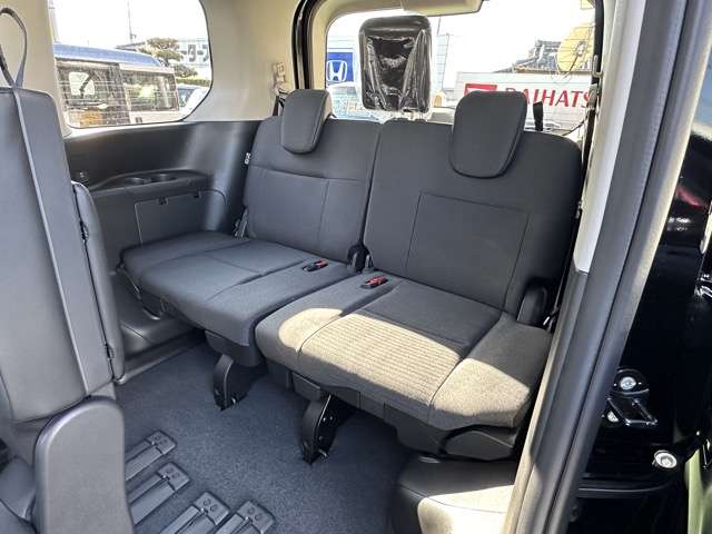 日産 セレナ ２．０ ハイウェイスターＶ 日産オリジナルナビ取付パッケージ装着車 R8年 (東海) 99