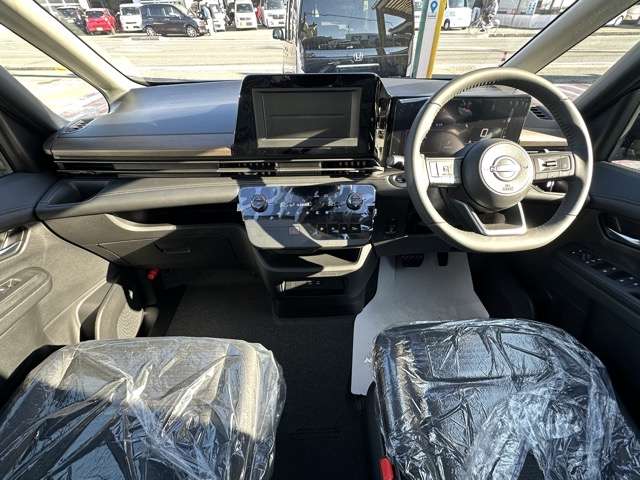日産 セレナ ２．０ ハイウェイスターＶ 日産オリジナルナビ取付パッケージ装着車 R8年 (東海) 99